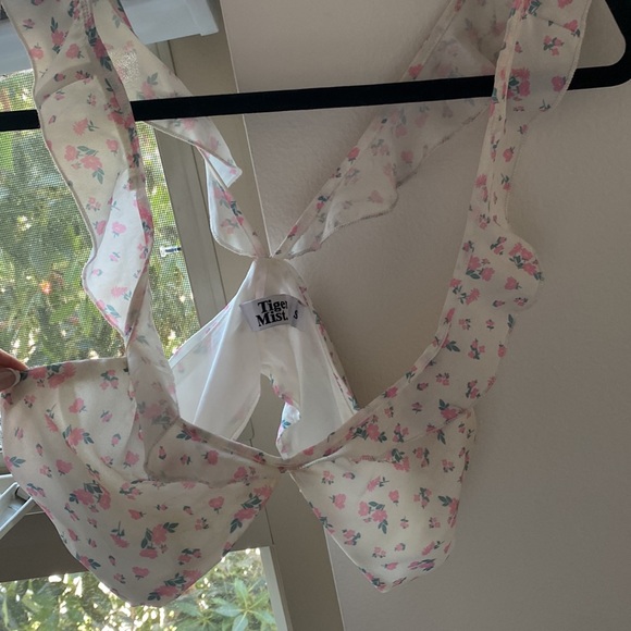 Tiger Mist Ruffle Crop Top - Picture 2 of 3